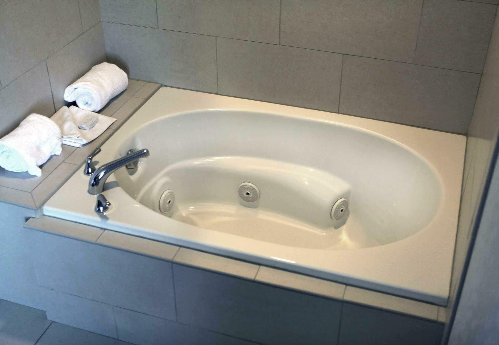 Springhill Suites By Marriott Logan Εξωτερικό φωτογραφία